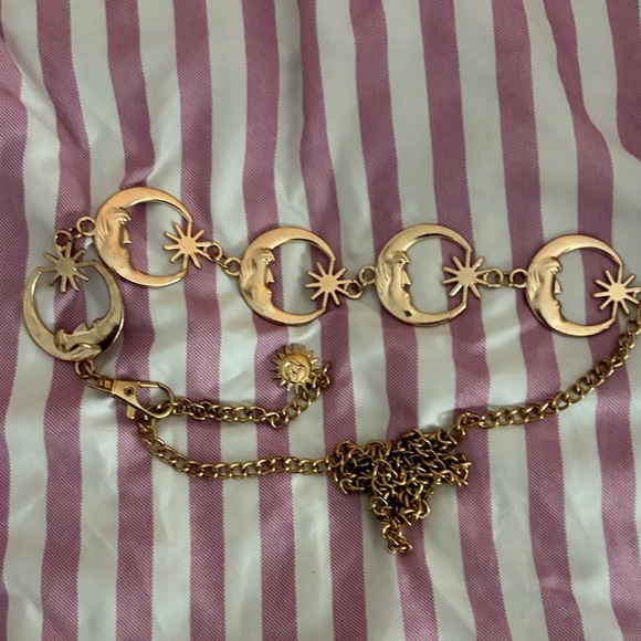 Gold Moon and Star adjustable Chain Belt - Picture 3 of 3